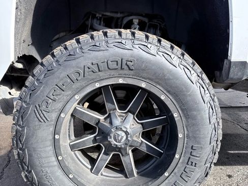 Used 2017 Chevrolet Silverado 2500 LTZ image 32