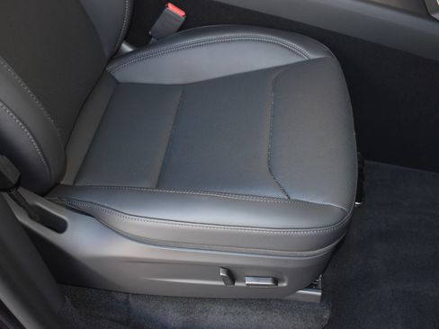 Used 2026 Tesla Model Y AWD image 18