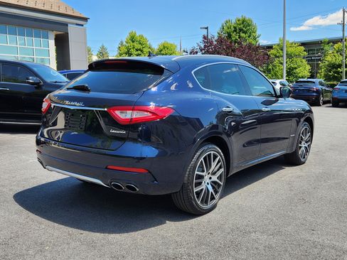 Used 2019 Maserati Levante GranLusso AWD/4WD image 4