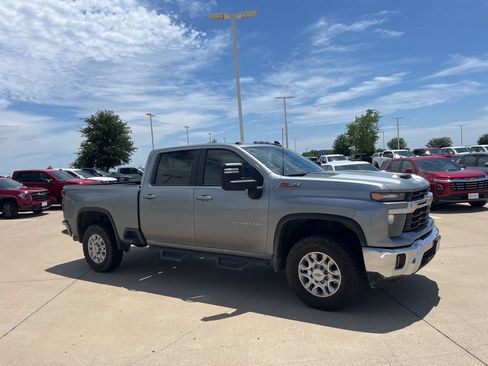 Used 2024 Chevrolet Silverado 2500 LT w/ Convenience Package AWD/4WD image 7