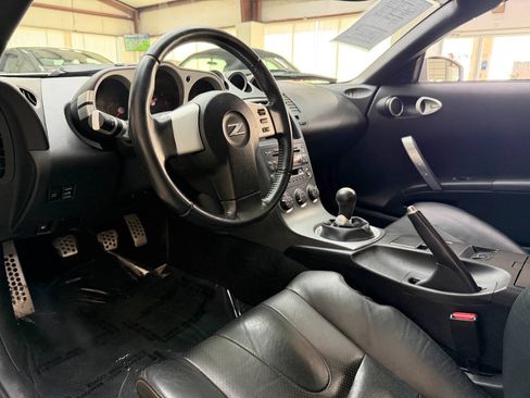 Used 2004 Nissan 350Z Touring RWD image 15