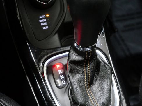 Used 2019 Jeep Compass Limited image 23