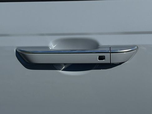 New 2026 Kia Carnival EX FWD image 24