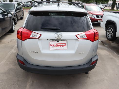 Used 2014 Toyota RAV4 XLE image 8