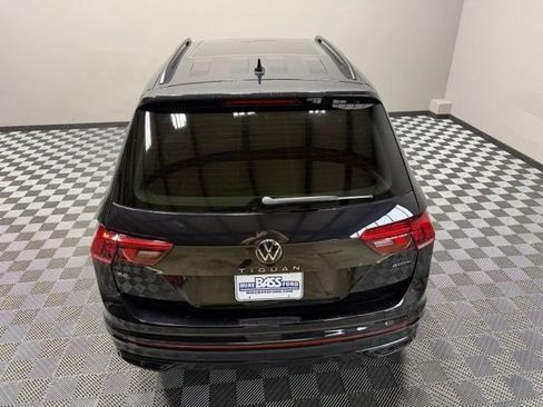 Used 2022 Volkswagen Tiguan SE R-Line AWD/4WD image 12