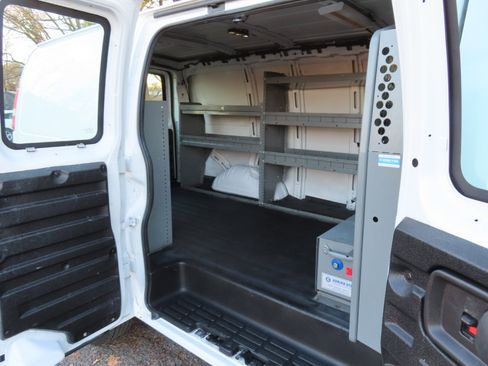 Used 2015 Chevrolet Express 2500 image 14