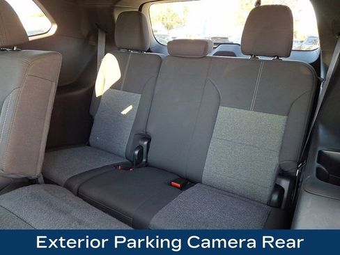 Used 2025 GMC Acadia Elevation image 15