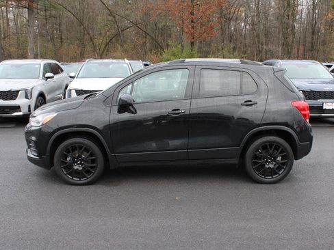 Used 2022 Chevrolet Trax LT w/ Premium Seat Package image 5