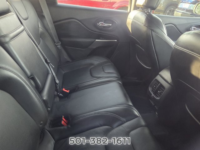 Used 2019 Jeep Cherokee Limited w/ Technology Group AWD/4WD image 8