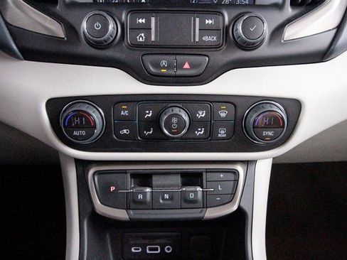 Used 2024 GMC Terrain Denali w/ Black Diamond Edition image 18