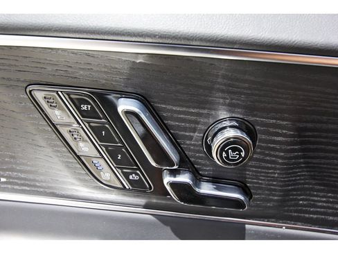 New 2027 Cadillac Lyriq Signature Luxury w/ Nappa Leather Package AWD/4WD image 21
