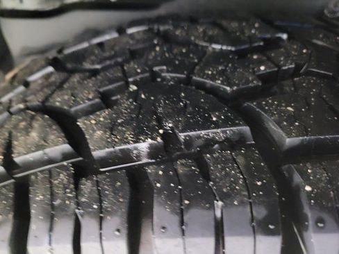 Used 2010 Mercury Mariner Premier image 24