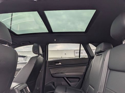 Used 2021 Volkswagen Atlas Cross Sport SE w/ Panoramic Sunroof Package AWD/4WD image 9