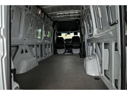 Used 2023 Mercedes-Benz Sprinter 2500 image 6