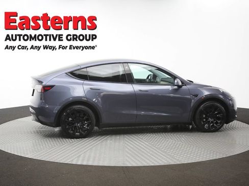 Used 2021 Tesla Model Y Long Range AWD/4WD image 39