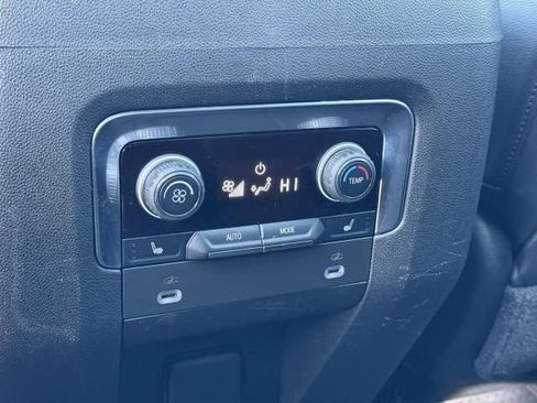 Used 2021 Chevrolet Suburban Premier w/ Premium Package image 16