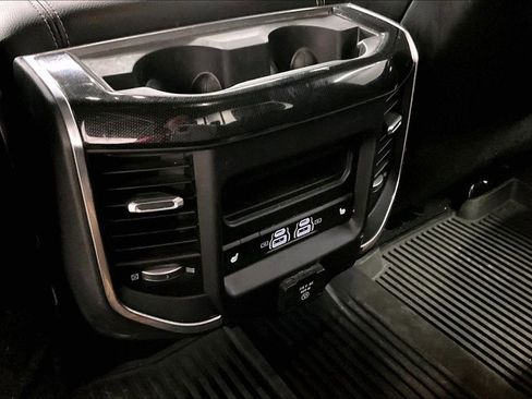 Used 2022 RAM 2500 Laramie AWD/4WD image 11