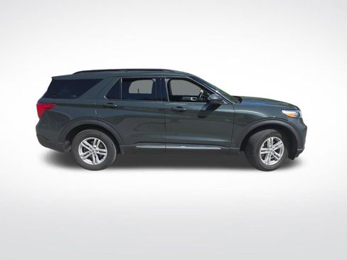 Used 2023 Ford Explorer XLT w/ Equipment Group 202A AWD/4WD image 4