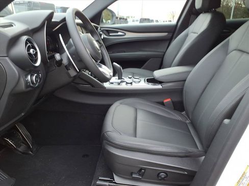 New 2025 Alfa Romeo Stelvio Sprint w/ Convenience Package AWD/4WD image 2