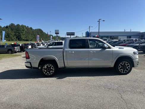 Used 2026 RAM 1500 Laramie AWD/4WD image 2