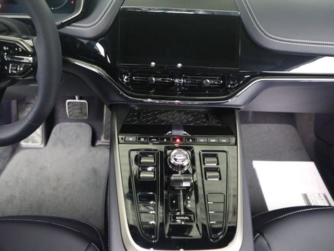 New 2026 Aston Martin DBX 707 image 27