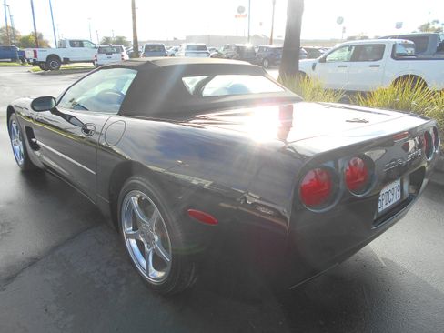 Used 2004 Chevrolet Corvette Convertible w/ Preferred Equipment Group image 8