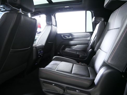 Used 2024 Chevrolet Suburban RST w/ Luxury Package AWD/4WD image 32