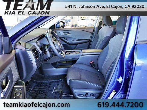 Used 2023 Nissan Rogue SV image 14