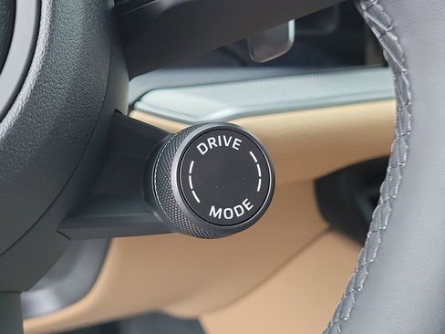 New 2026 Porsche Cayenne Base image 37