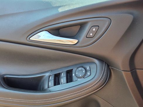 Used 2025 Buick Encore GX Preferred FWD image 29