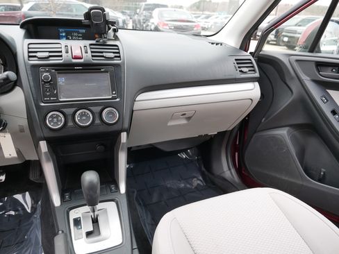 Used 2015 Subaru Forester 2.5i Premium AWD/4WD image 22