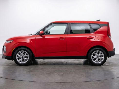 Used 2025 Kia Soul LX w/ LX Technology Package FWD image 5