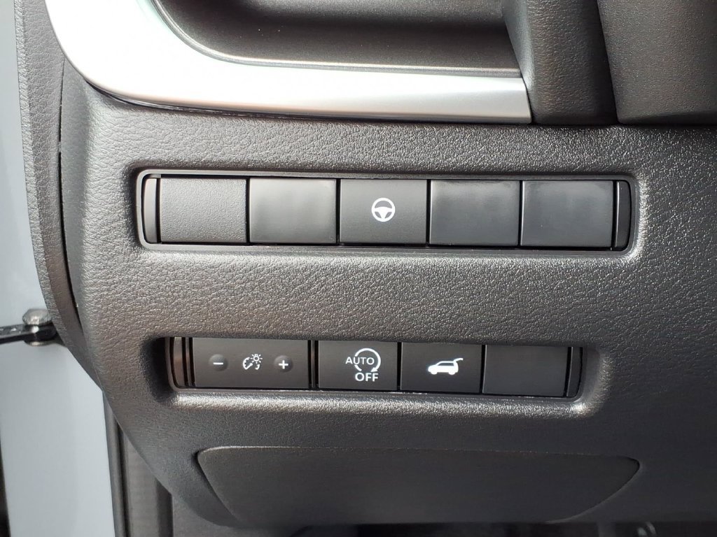 Certified 2026 Nissan Rogue SV w/ Cold Weather Package AWD/4WD image 18