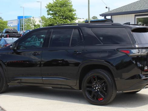 Used 2021 Chevrolet Traverse Premier w/ Redline Edition FWD image 3