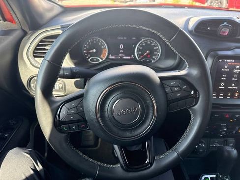 Used 2021 Jeep Renegade Latitude AWD/4WD image 22