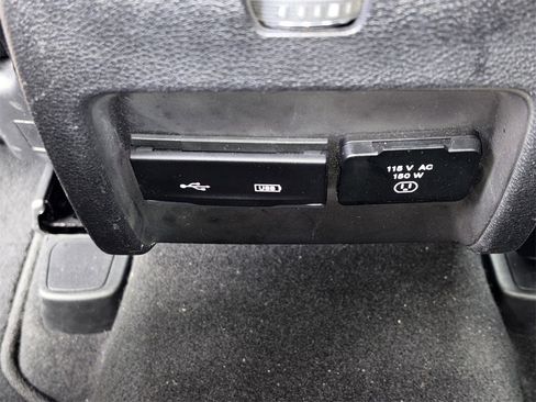 Used 2019 Jeep Cherokee Limited image 23