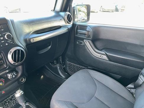 Used 2018 Jeep Wrangler Unlimited Sport S image 15