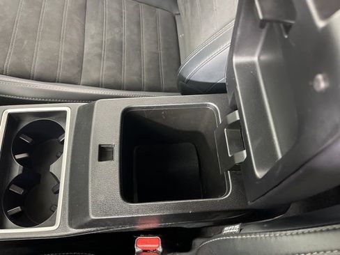 Used 2024 Mitsubishi Outlander SE image 30