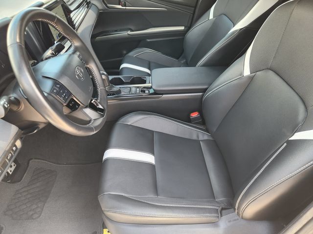 Used 2025 Toyota Camry SE w/ Convenience Package FWD image 12