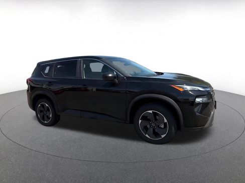 Used 2025 Nissan Rogue SV FWD image 2