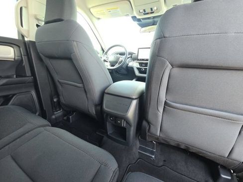 Used 2025 Ford Explorer Active RWD image 18