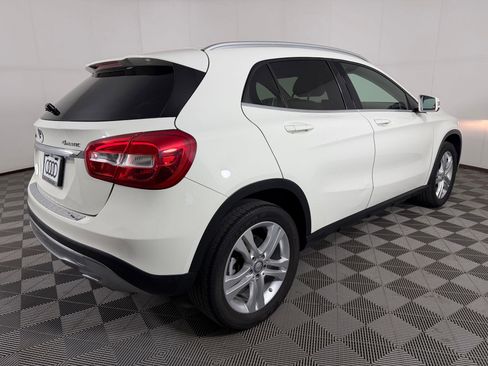 Used 2017 Mercedes-Benz GLA 250 4MATIC image 9