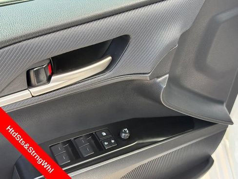 Used 2025 Toyota Camry SE w/ Convenience Package FWD image 18