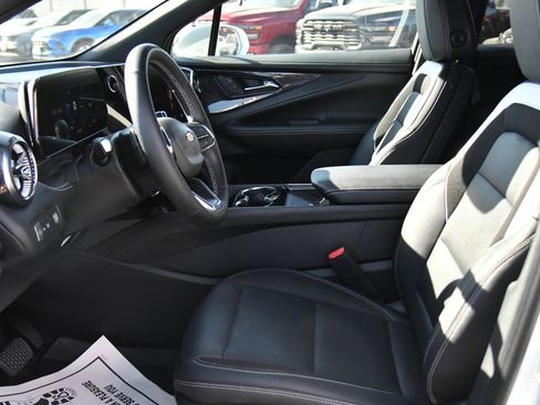 Used 2024 Chevrolet Blazer EV LT AWD/4WD image 17
