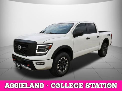 Used 2023 Nissan Titan PRO-4X image 3