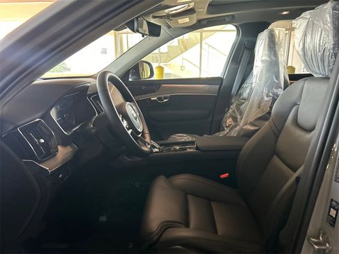 New 2026 Volvo XC90 B6 Ultra w/ Protection Package image 10
