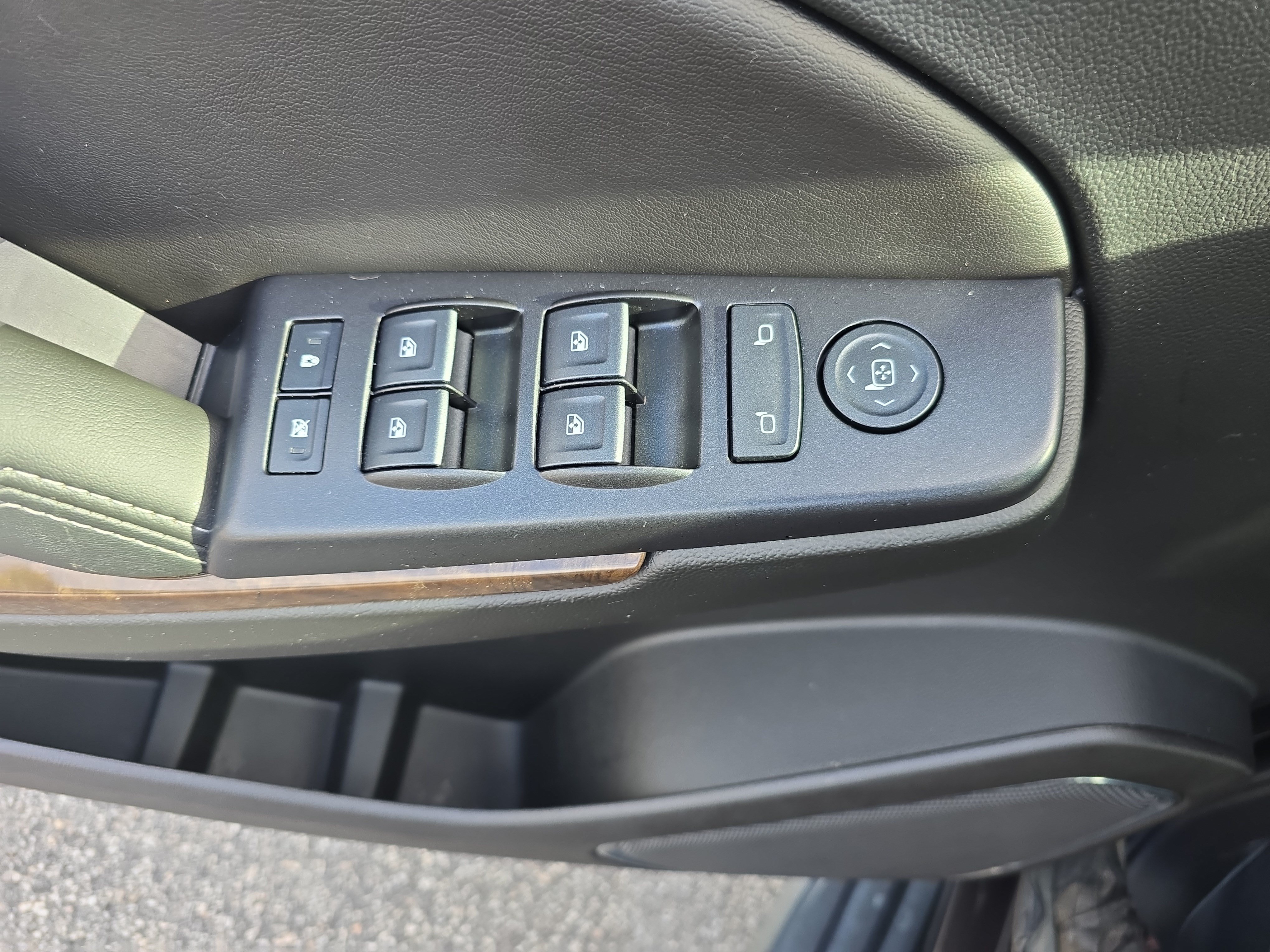 Used 2018 Chevrolet Tahoe LS w/ Enhanced Driver Alert Package RWD image 24