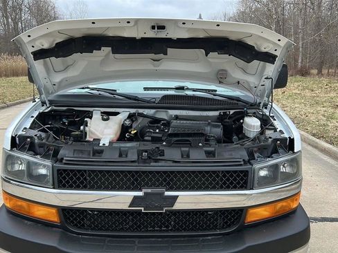 Used 2019 Chevrolet Express 3500 LT w/ LT Preferred Equipment Group image 20