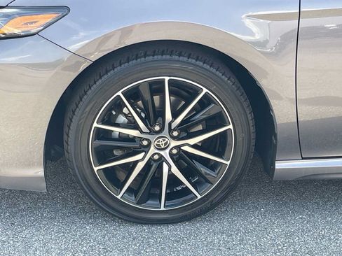 Used 2022 Toyota Camry SE FWD image 7