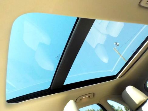 Used 2017 Lincoln MKC Reserve image 26